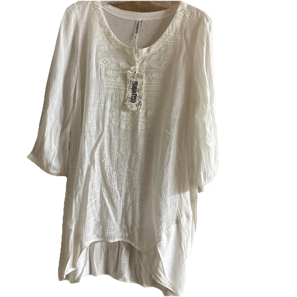 Monoreno Women’s Blouse Size Medium 3/4 Sleeve, White, Size Medium - Image 1 of 1