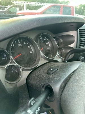 Medidor de velocímetro usado se adapta a: Chevrolet Silverado 1500 2010 camioneta clúster MPH EE. UU. Foto 1 de 4