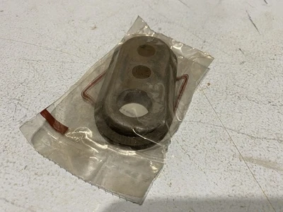 Ford Mustang 1965-1966 cortafuegos manguera aire acondicionado ojal Foto 1 de 4