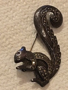 Vintage  RARE STERLING SILVER 925  MARCASITE SQUIRREL PIN Broach Amethyst Stone  - Picture 1 of 10