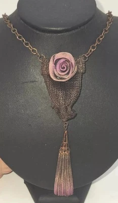 Collar rosa Sarah Cavender Metal Works vintage. Único Foto 1 de 4