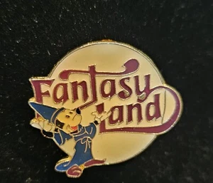 Vintage Walt Disney Fantasyland Emaille Pin Park Sorcerer Mickey Mouse 1980er - Bild 1 von 5