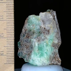 Beryl var Emerald in Biotite Mica Schist matrix natural mineral specimen 96ct - Picture 1 of 8