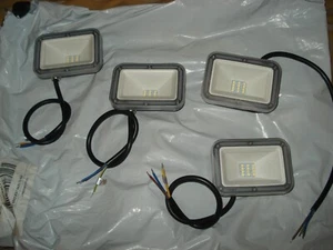 10W LED Floodlight Model: C8F1, AC110V-120V, CCT: (6000-6600K) 4 pcs  read - Picture 1 of 6