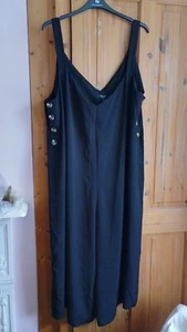 New Look size 28 3/4 leg Jumpsuit brand new with tags and button accents - Picture 1 of 1