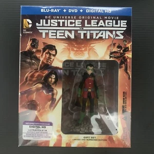 Justice League Vs. Teen Titans Blu-ray And DVD Limited Numbered Edition Gift Set - Picture 1 of 5