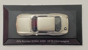 Alfa Roméo Giulia GT Am 2000 Bertone 1970 Champagne 1/43 M4