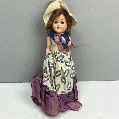 Muñeca de colección 11 pulgadas Madame Alexander vestido sombrero ojos dormidos labios rojos brazos articulados Foto 1 de 4