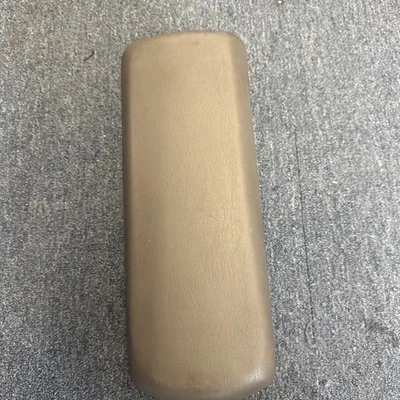 Chevrolet Malibu 2004-2007 consola central reposabrazos pestillo roto OEM Foto 1 de 4