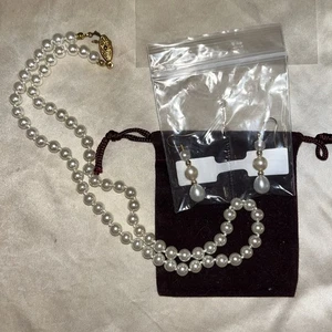 Antique Knotted pearl Necklace 18 In & 14 Carat Yellow Gold Pearl Drop Earrings - Picture 1 of 5