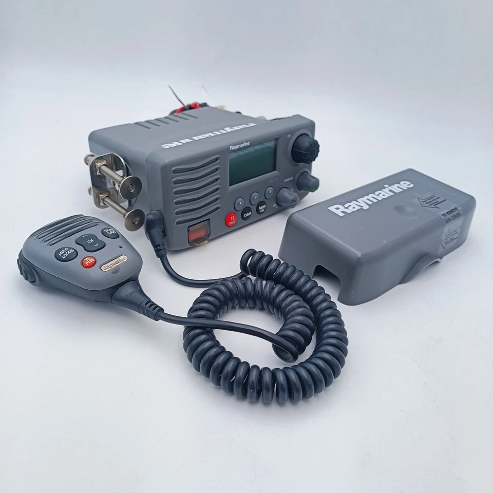 Raymarine RAY55E Marine DSC Class D VHF 25W E43037 RAY55 Waterproof GPS DSC NMEA - image 1 of 4