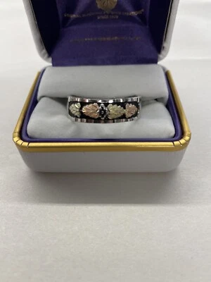 Anillo de hombre Black Hills oro plata esterlina y oro de Landstroms, talla 10 Foto 1 de 2