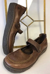 Scarpa donna Born marrone cioccolato cinturino pelle pieno fiore misura 9,5 euro 41 usata in ottime condizioni - Foto 1 di 7