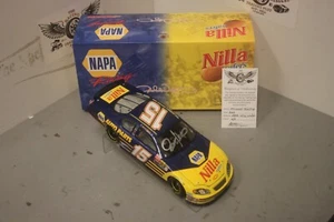 2003 Michael Waltrip NAPA Auto Part Nilla Wafers 1/24 Action Diecast Autographed - Picture 1 of 2