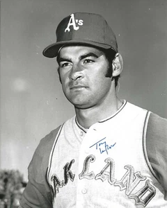 TONY LARUSSA Foto Firmada Autografiada 8x10 Oakland Atletics Manager MLB HOF - Imagen 1 de 1