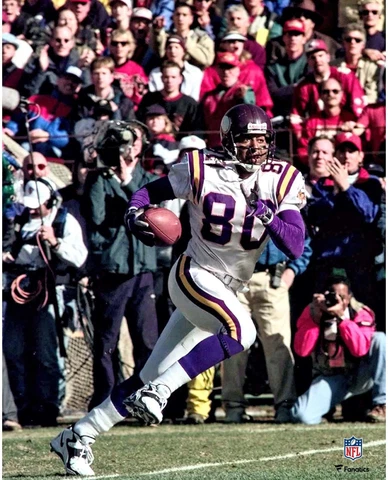 Cris Carter Minnesota Vikings Unsigned Action Photograph Cover