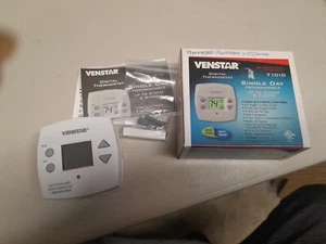 Venstar T1010 programmierbarer digitaler Eintagsthermostat - Bild 1 von 1
