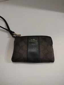 Coach New York F-64233 Signature Canvas And Stripe Mini Wristlet - Picture 1 of 9