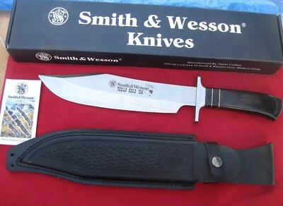 Cuchillo Smith & Wesson Texas Hold Em Bowie Limited Taylor Cubiertos con Funda 16" Foto 1 de 4