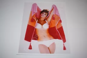 Raquel Welch pinup 8x10 glossy photo Busty Sexy Gorgeous Cleavage 1341 - Picture 1 of 1