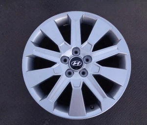 Perfect Hyundai Palisade 18" OEM Wheel 2023-2024 Factory Rim 52910S8600 71045 - Picture 1 of 6