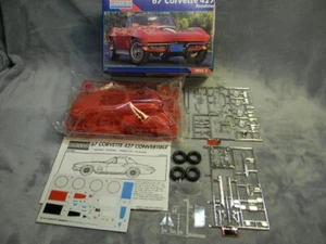 1/25 SCALE MONOGRAM 1967 CORVETTE 427 ROADSTER RED MODEL KIT #2968 - Picture 1 of 12