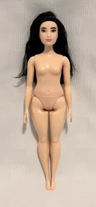 Barbie Fashionistas Muñeca Desnuda Asiática Curvilínea Mattel con Pelo Largo Oscuro Ojos Marrones - Imagen 1 de 5