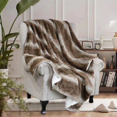 Manta Sherpa de piel sintética Bella - Felpa, suave, cálida y acogedora para cama y sofá Foto 1 de 4