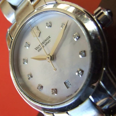 EJÉRCITO SUIZO ~ Damas RARO Pulido VIVANTE ~ FREGONA ROSA/BLANCA 10 DIAMANTES Esfera ~ Zafiro Foto 1 de 4