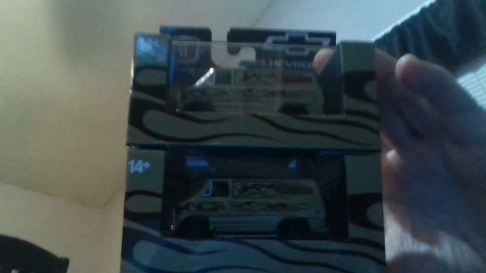 M2 MACHINES 1971 CHEVROLET G10 VAN x 2pcs - Image 1 of 1