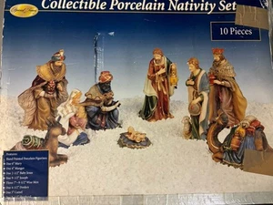 SPECIAL TIMES MODEL 607341 AND 607196 COLLECTIBLE PORCELAIN NATIVITY- WOOD CRECH - Picture 1 of 15