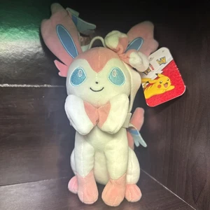 Official Pokemon Sylveon Jazwares WCT 2022 10" GameStop Exclusive Plush New - Picture 1 of 7