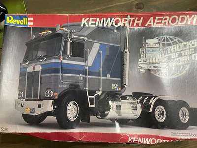REVELL 1/25 KENWORTH AERODYNE SEMI TRUCK MODEL  7413 - Image 1 of 4
