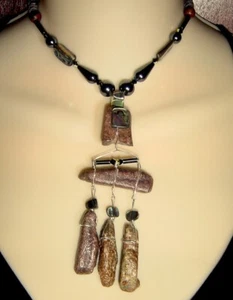 Einzigartige Dinosaurier Knochen Halskette  - Bild 1 von 2