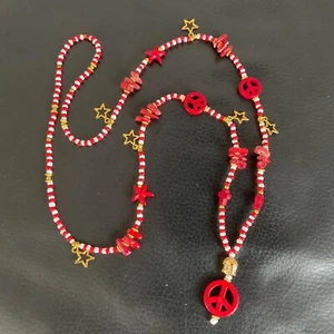 Kette lang weiß rot gold Glasperlenkette Koralle goldene Sterne Peace Boho Style - Bild 1 von 3
