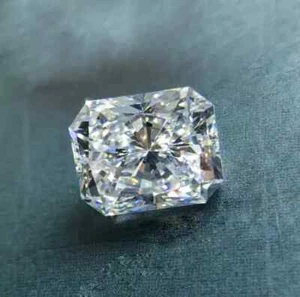 Diamante CVD suelto cultivado en laboratorio de 6 quilates corte radiante VVS1 - diamante certificado F - Imagen 1 de 1
