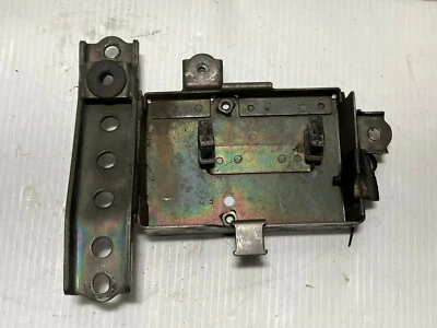 2006 Suzuki Boulevard C50 Battery Tray Mounting Bracket  (OEM) Foto 1 de 4