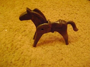 GEOBRA PLAYMOBILE 1974 De colección Caballo Marrón con Silla Marrón Adjunta - Imagen 1 de 2
