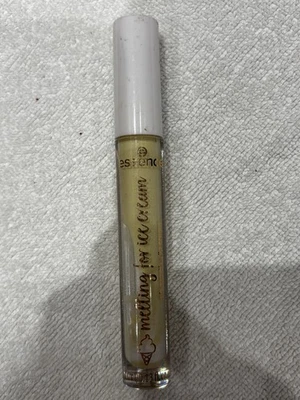 Essence Melting For Ice Cream Lip Cream - Bild 1 von 4