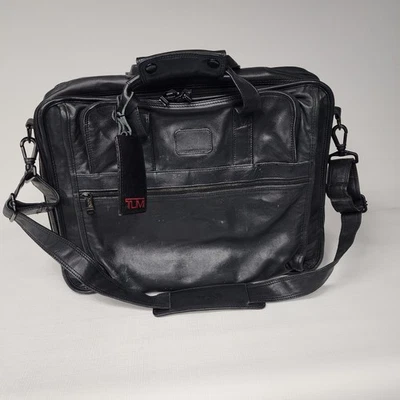 TUMI черный натуральной кожи расширяемый ноутбук портфель наплечная сумка работы путешествий - Изображение 1 из 4
