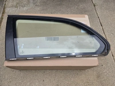 BMW E61 535XI 528XI 530XI TRASERO L&R CUARTO PANEL VENTANA CRISTAL OEM  Foto 1 de 4