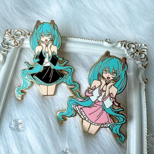 Hatsune Miku Metal Badge Imitation Enamel Metal Brooch Japanese Anime Cute Acces - Picture 1 of 14