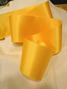 2-3/4" BREITES SCHWEIZER DOPPELSEITIGES SATINBAND - RINGELBLUMENGELB - Bild 1 von 1