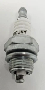 Champion 852 RCJ6Y Copper Plus Spark Plugs Qty 4 - Picture 1 of 2