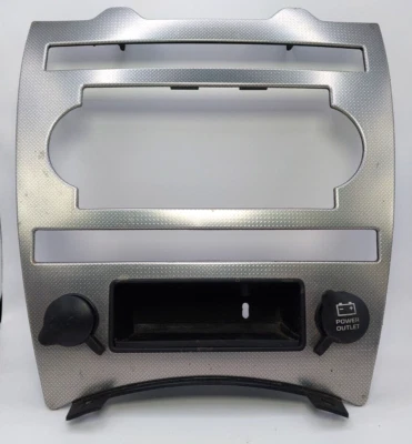 2006-2007 Jeep Commander Center Dash Climate Control Bezel Trim Silver - Image 1 of 4