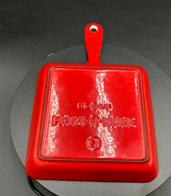 Vintage Prizerware Enameled Cast Iron 5 1/2" Square Red & White Skillet Pan - Image 1 of 4