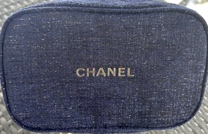 Chanel Beaute Bolsa de Maquillaje Cosmético Bolso sin asas Brillante Azul Marino/Dorado - Imagen 1 de 4