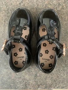 Girls Size 8 black school shoe with Gold Glitter Sole And Gold Buckle - Picture 1 of 5
