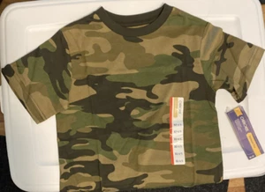 Boys Camouflage T-shirt Size XS 4/5 Greens Tan Brown Short Sleeves Lightweight - Picture 1 of 9