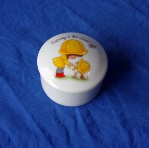 Hallmark Slickers Trinket Holder Fine Porcelain Caring is the Nicest Gift 1983 - Picture 1 of 4